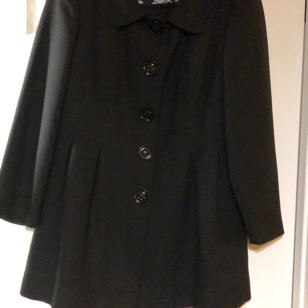 Ladies 2 piece suit.